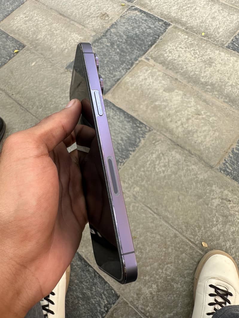 Apple iPhone 14 Pro Max 4