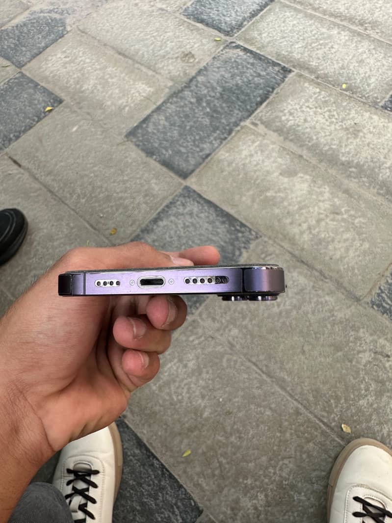 Apple iPhone 14 Pro Max 6