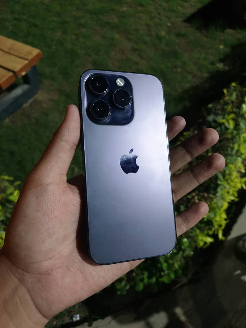 Apple iPhone 14 Pro 0