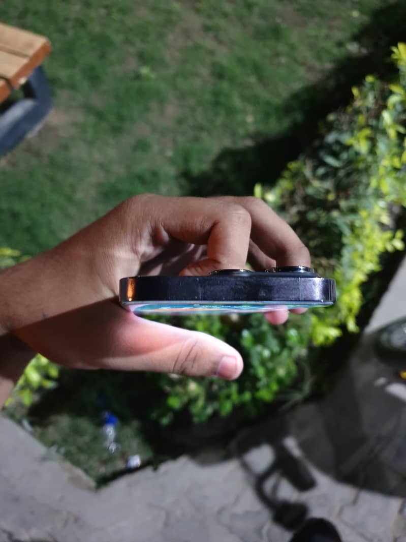 Apple iPhone 14 Pro 2