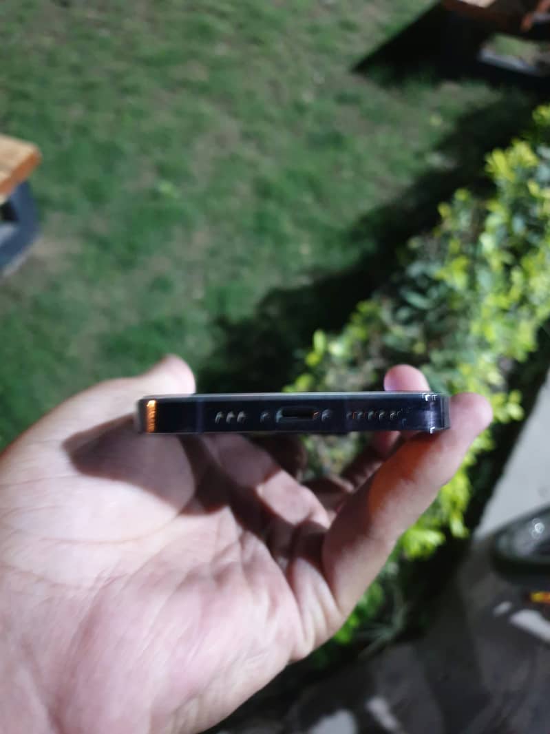 Apple iPhone 14 Pro 4