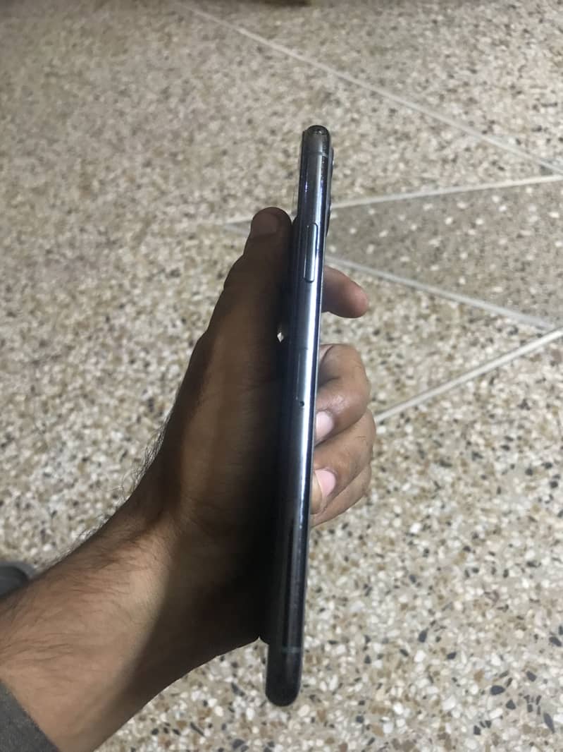 Apple iPhone 11 Pro Max 0