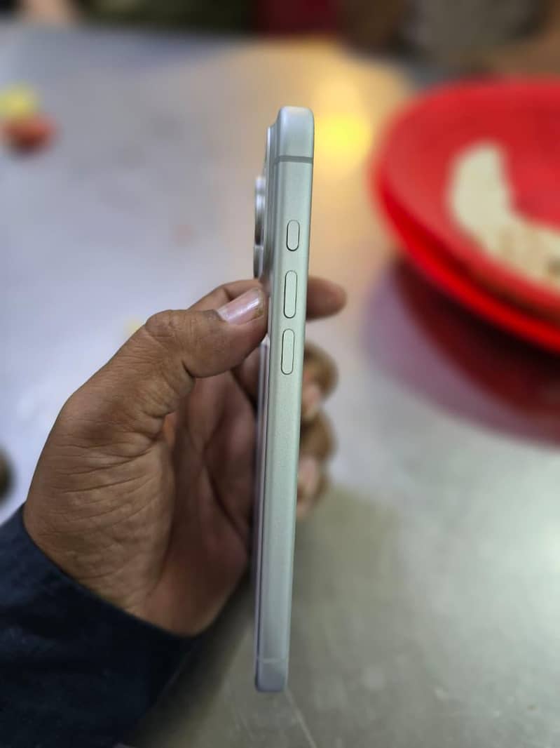 Apple iPhone 17 Pro Max 0