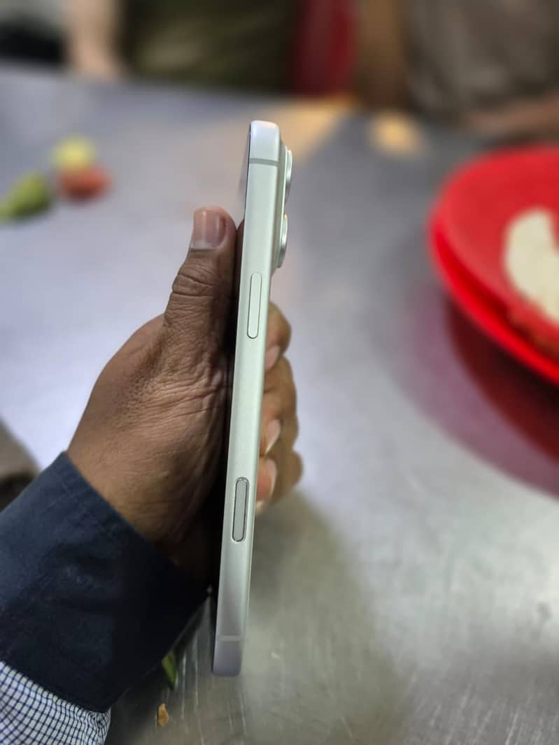Apple iPhone 17 Pro Max 2