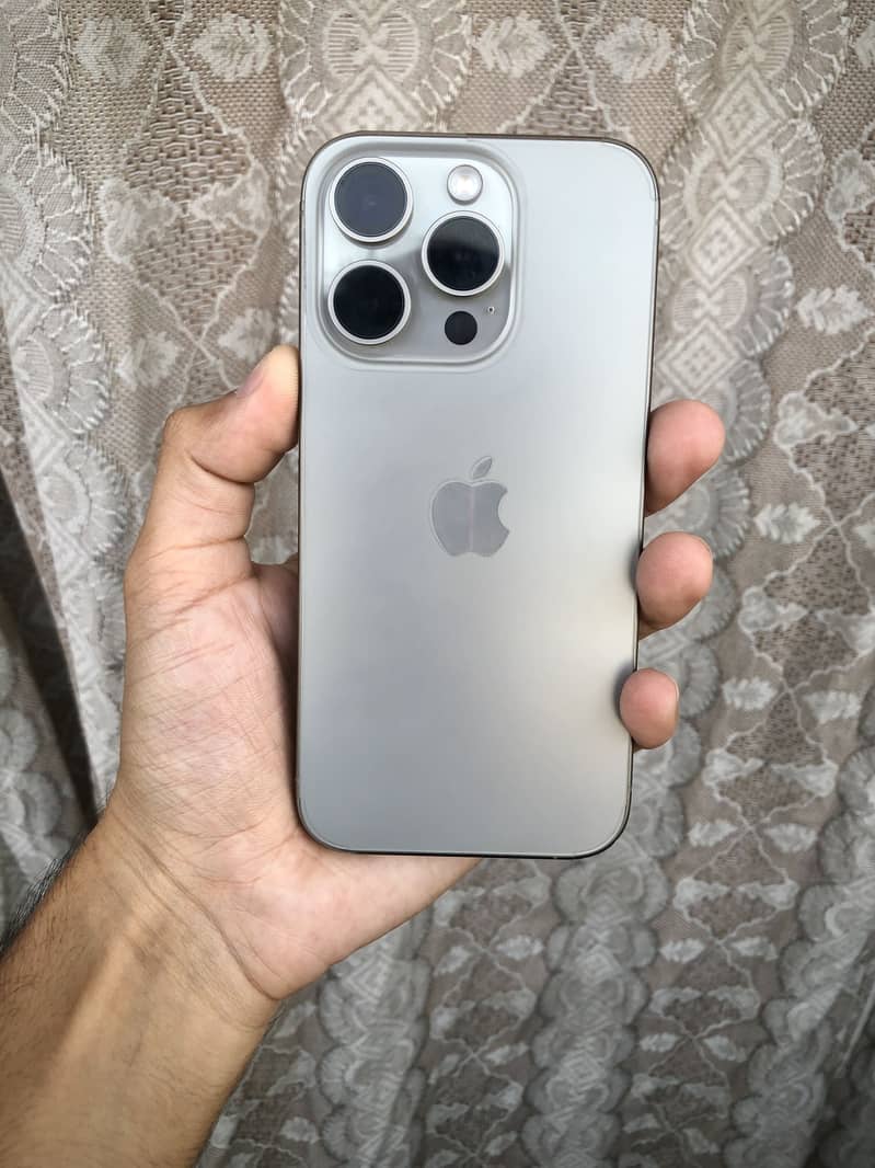 Apple iPhone 15 Pro 0