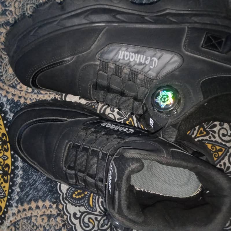black shoes 1