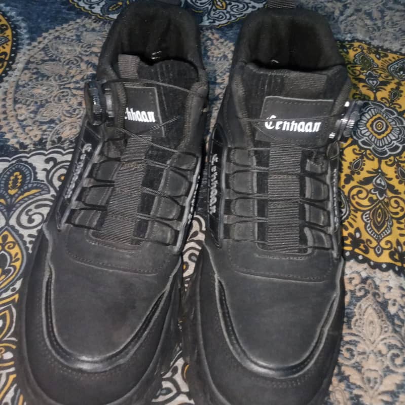 black shoes 2