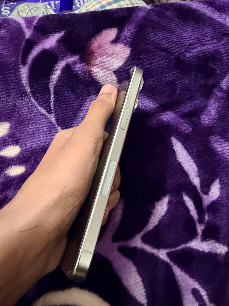 Apple iPhone 15 Pro Max 1