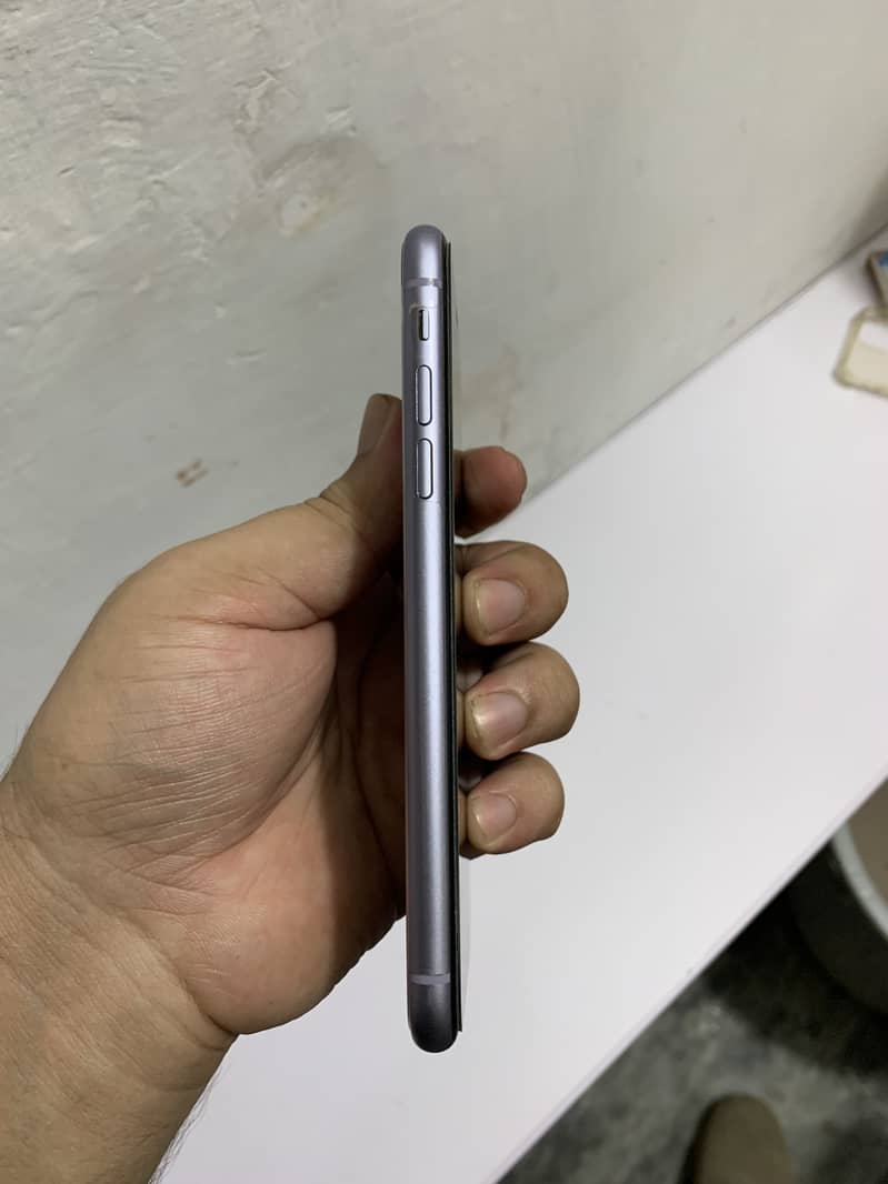 Apple iPhone 11 6