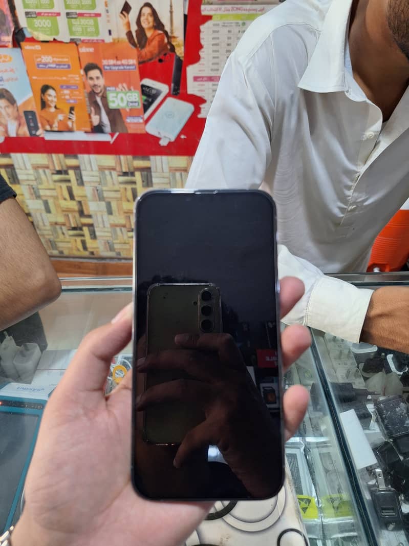 Apple iPhone 13 Pro Max 1