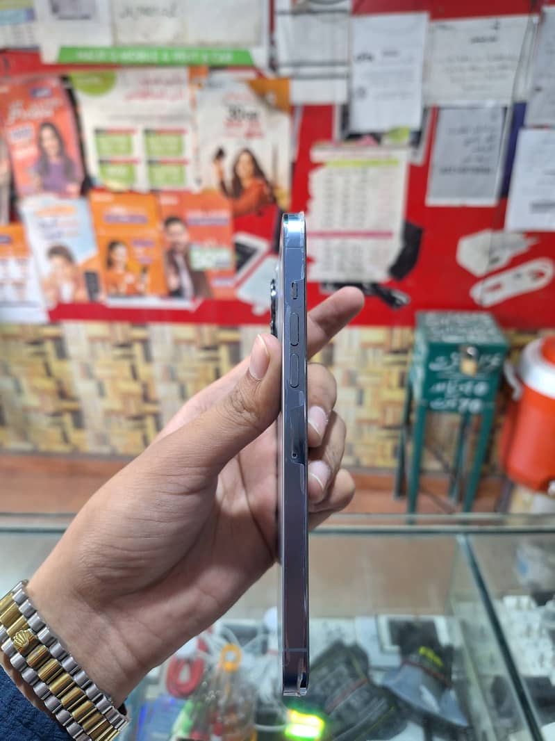Apple iPhone 13 Pro Max 4
