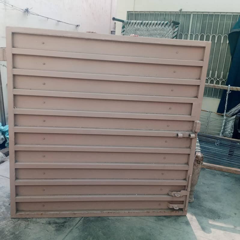 Iron gate 0