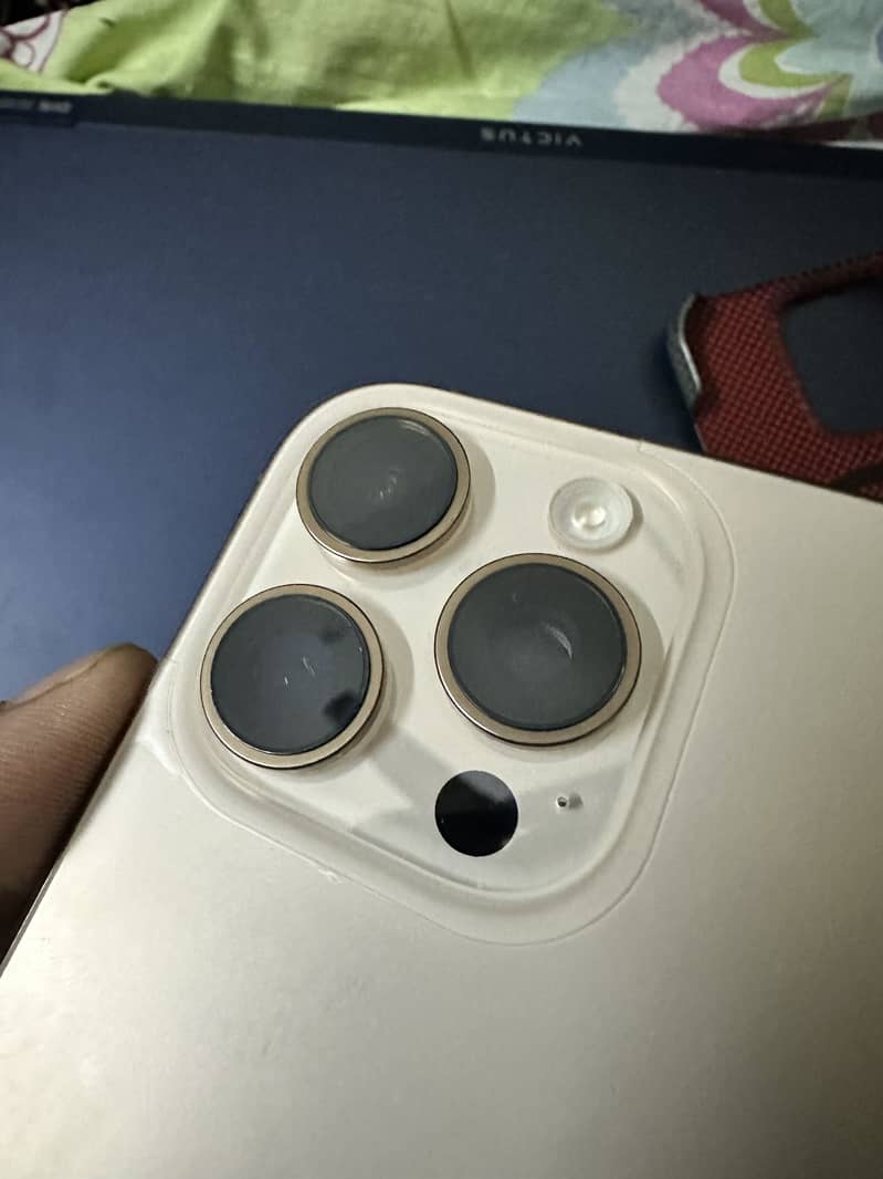 Apple iPhone 16 Pro 5