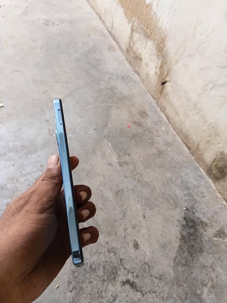 Tecno Spark 20 4