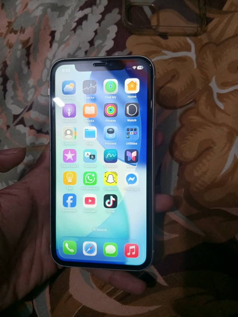 Apple iPhone 11 4