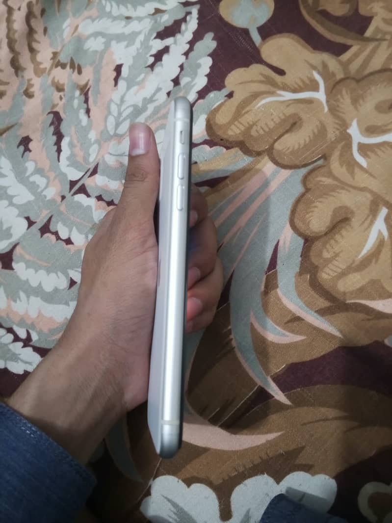 Apple iPhone 11 5