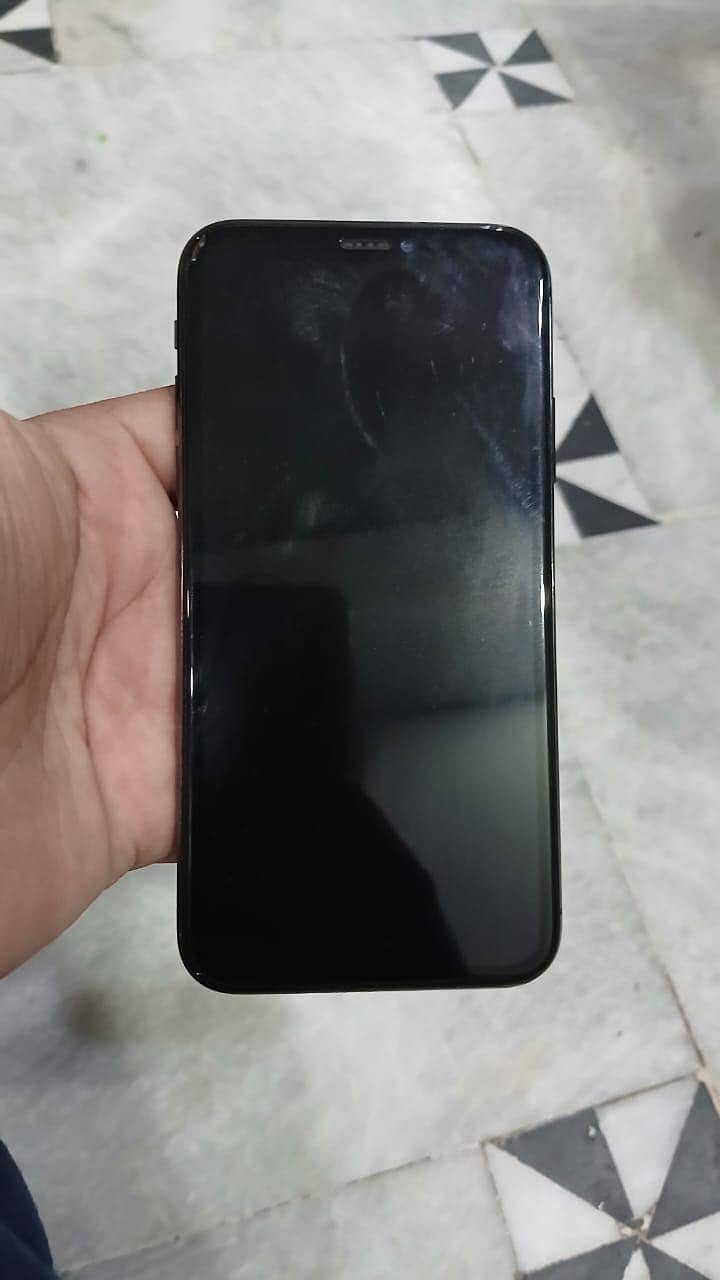 Apple iPhone X 4