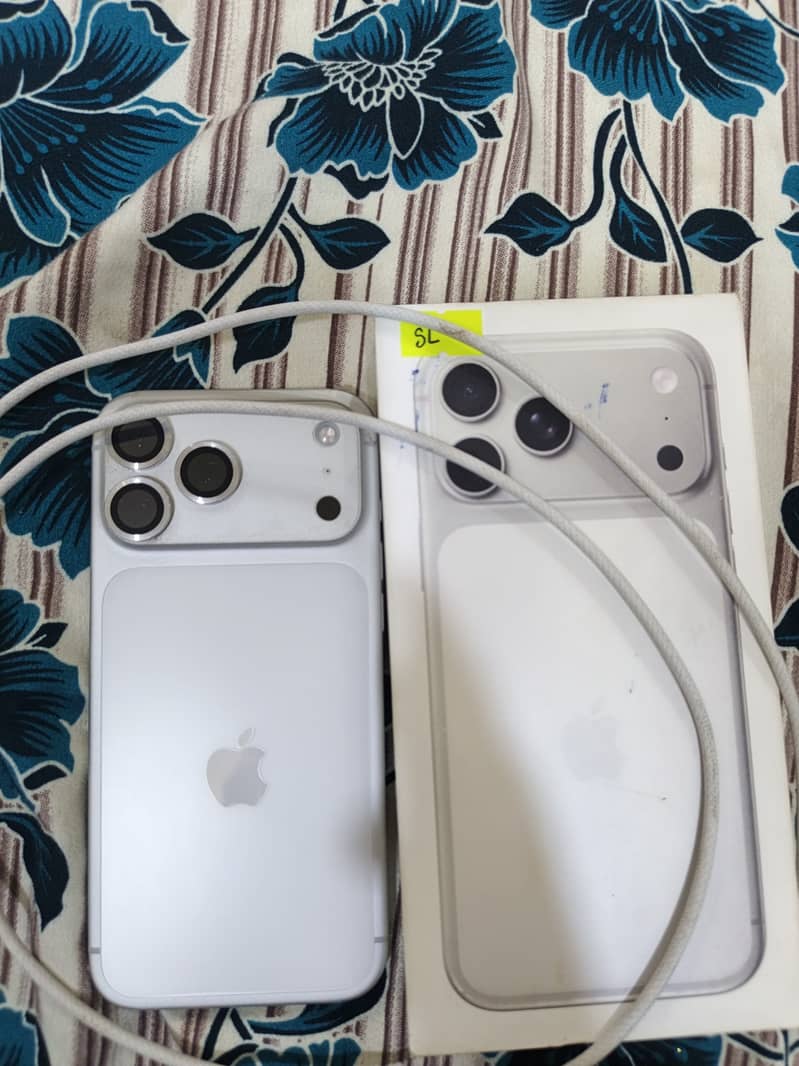 Apple iPhone 17 Pro Max 5