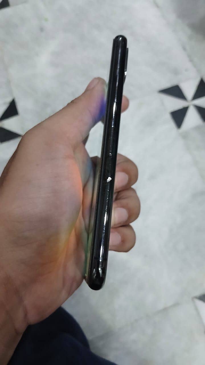 Apple iPhone X 6