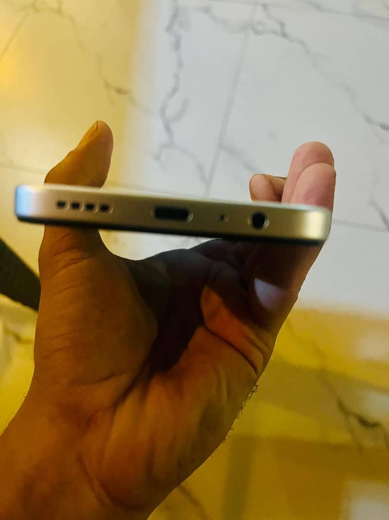 oppo A6C 1