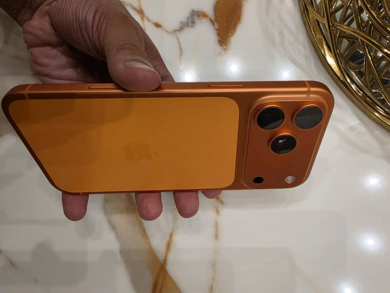 Apple iPhone 17 Pro Max 2