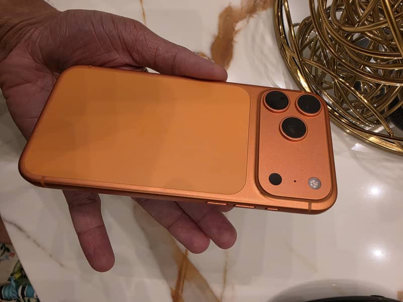 Apple iPhone 17 Pro Max 10