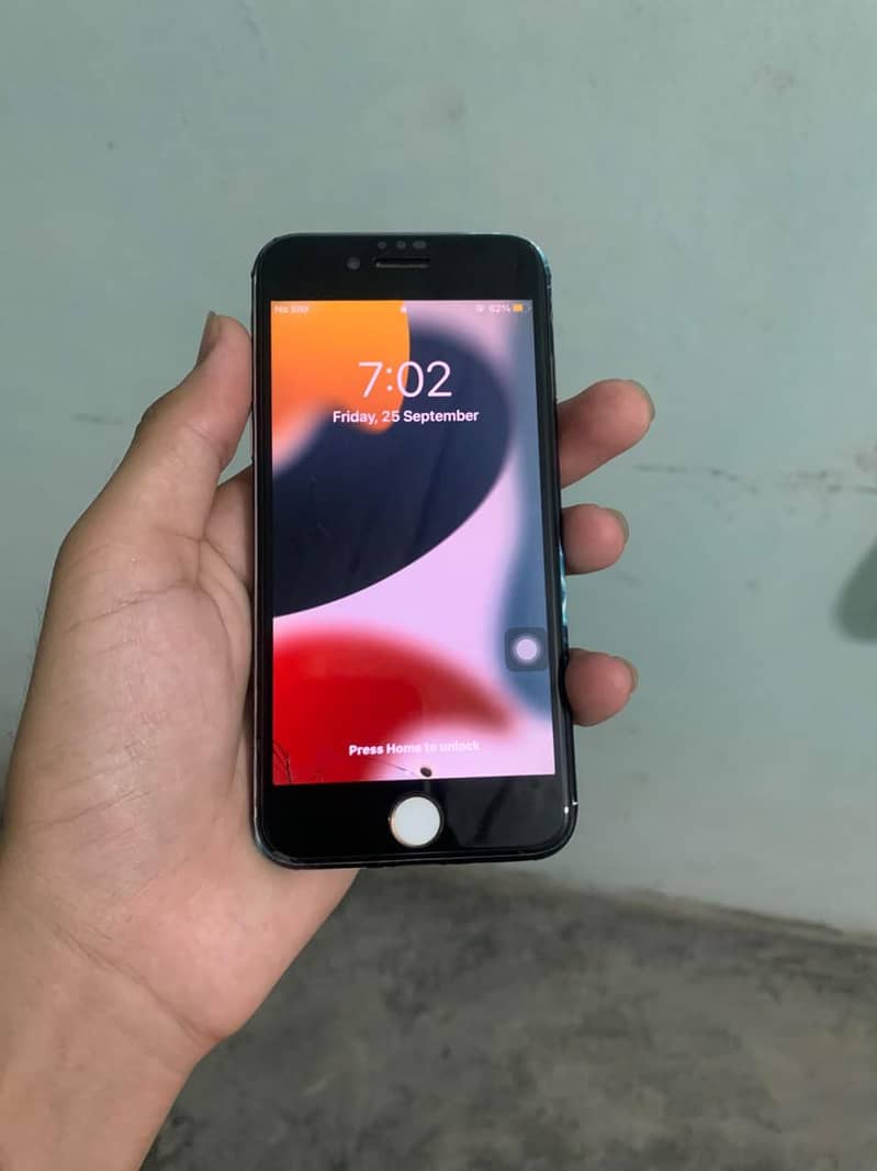 Apple iPhone 7 0