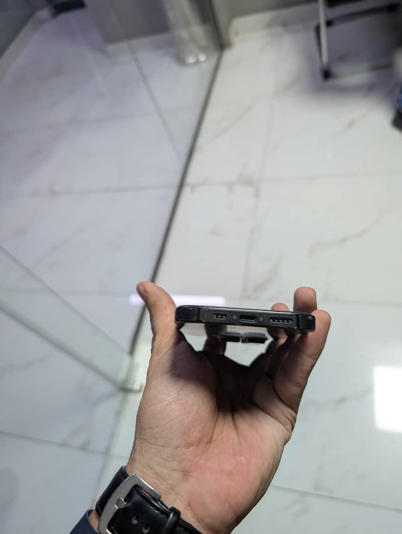 Apple iPhone 14 Pro 2