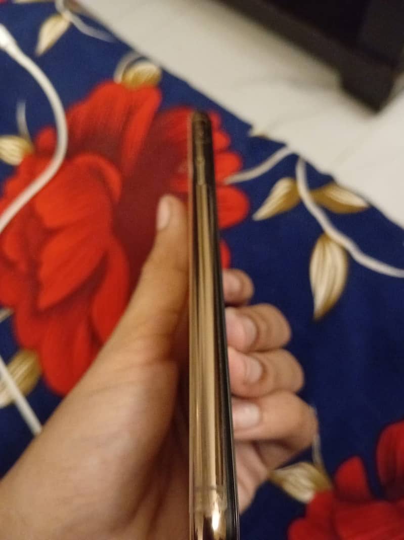 Apple iPhone XS Max 2