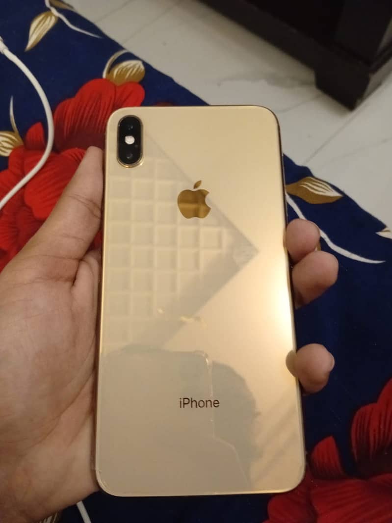 Apple iPhone XS Max 3