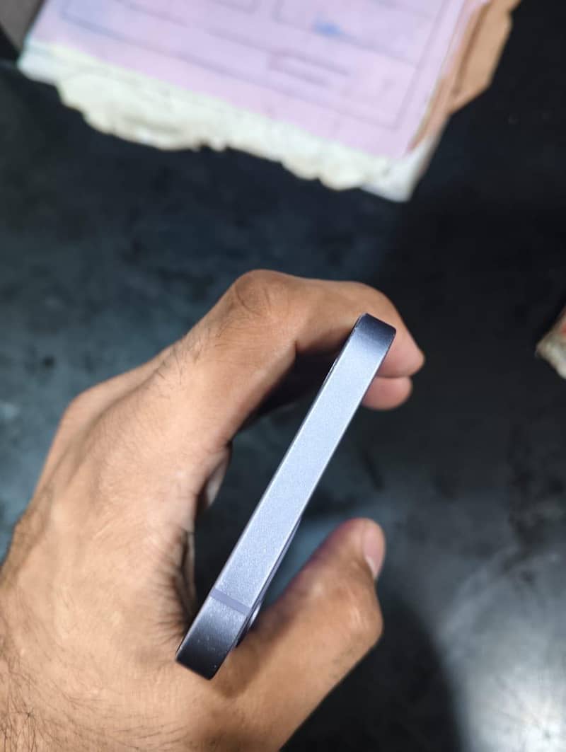 Apple iPhone 12 3