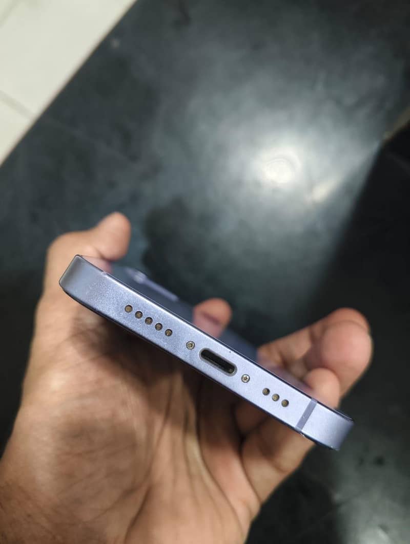 Apple iPhone 12 7