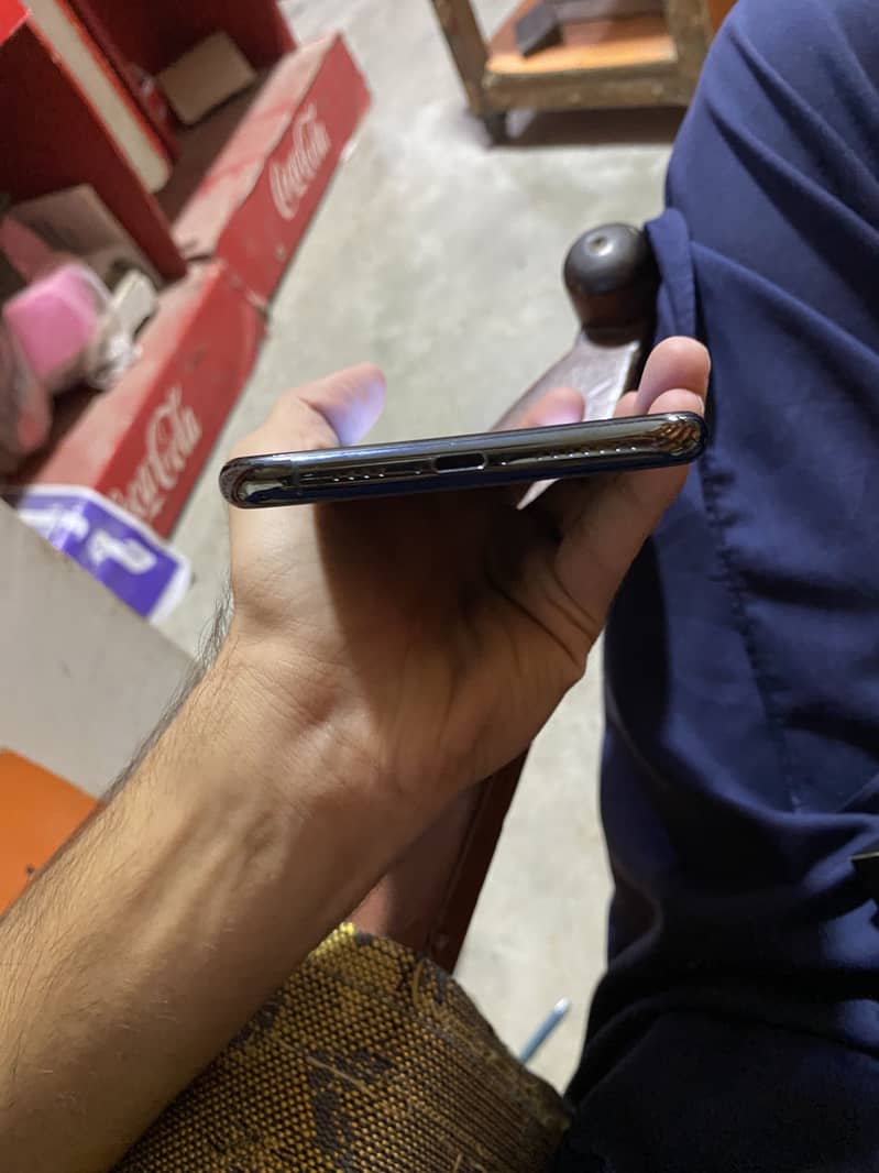 Apple iPhone 11 Pro Max 3