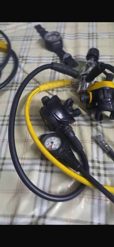 Professional scuba diving regulators