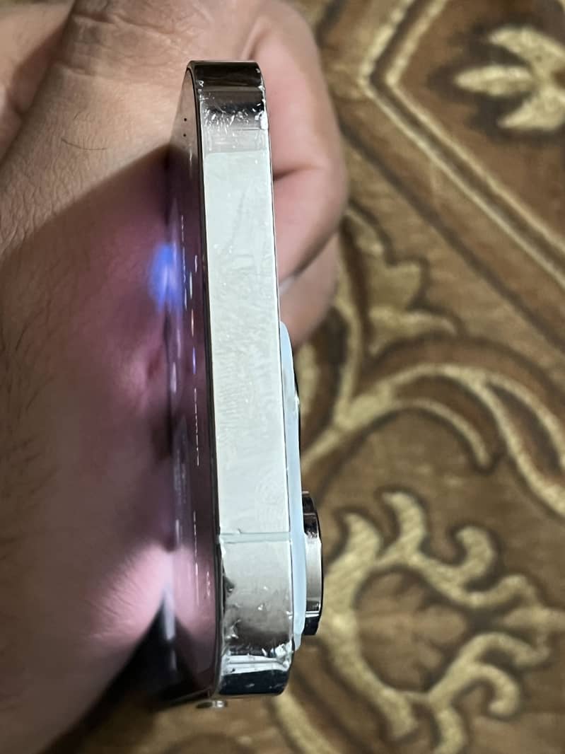 Apple iPhone 14 Pro 1