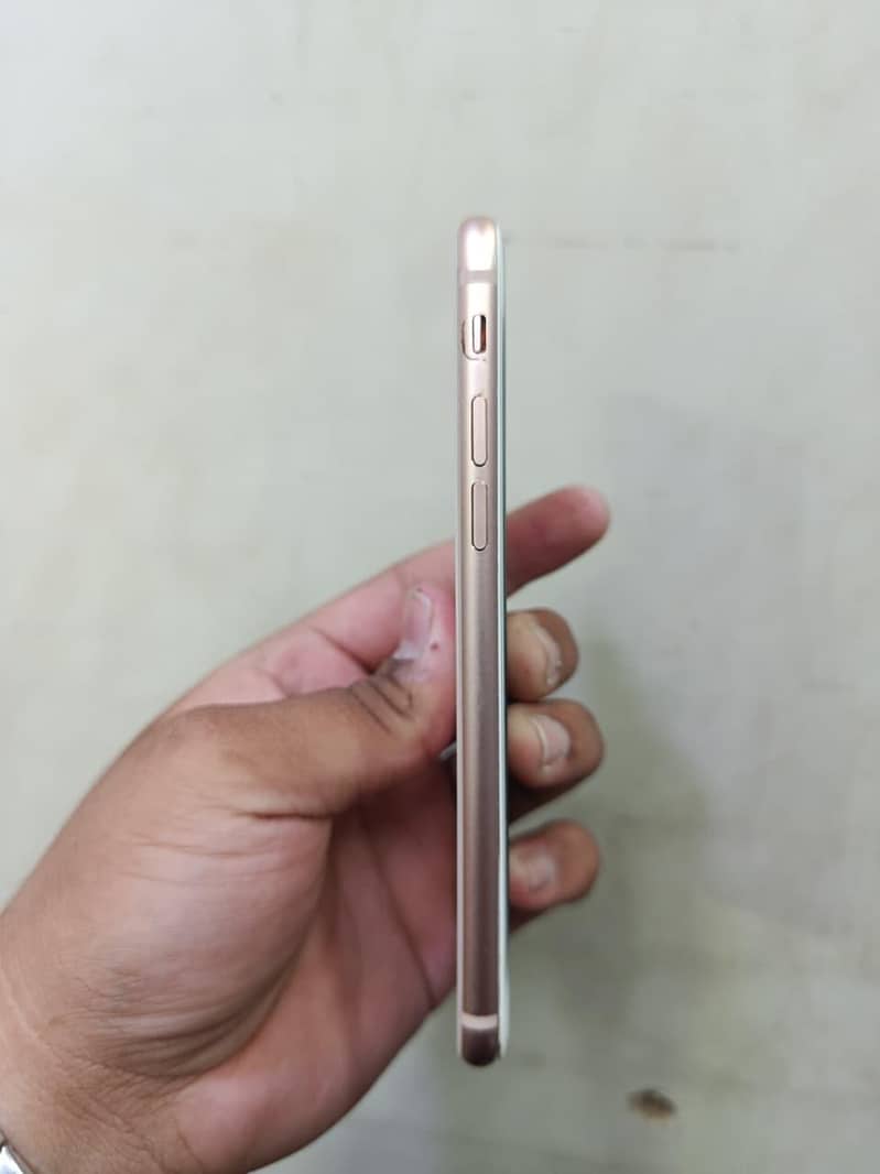Apple iPhone 8 3