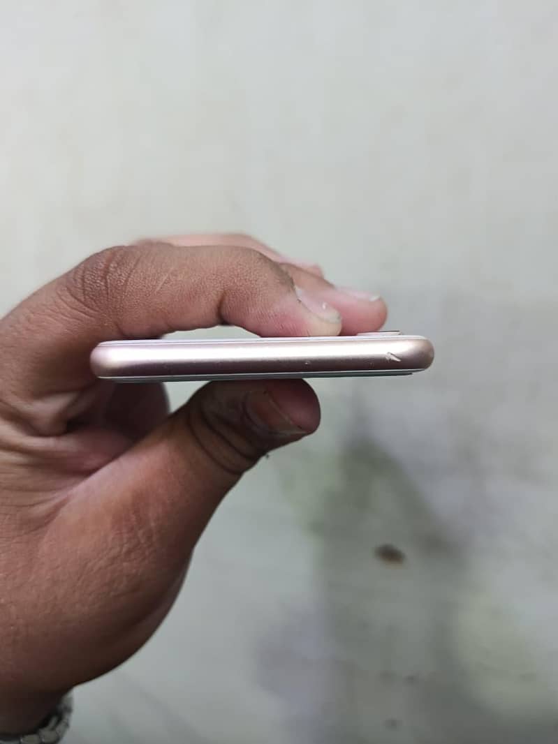 Apple iPhone 8 5