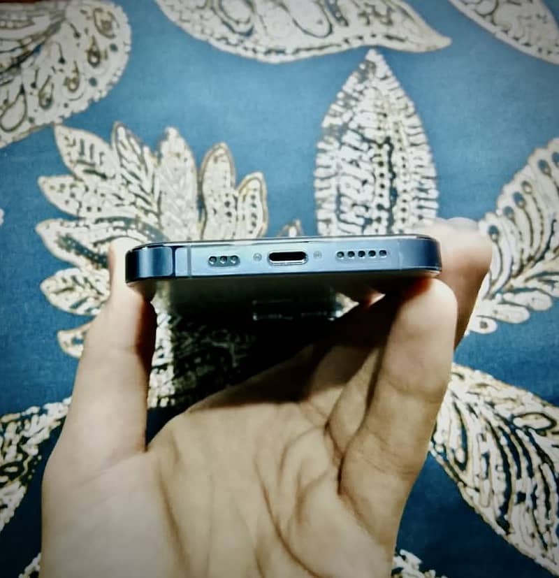 Apple iPhone 13 Pro 2
