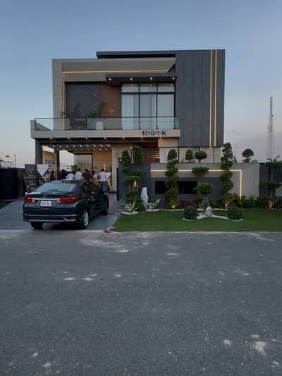 ONE KANAL BEAUTIFULL SAMI FURNISHED HOUSE AVAILABLE FOR RENT IN DHA PHASE 6