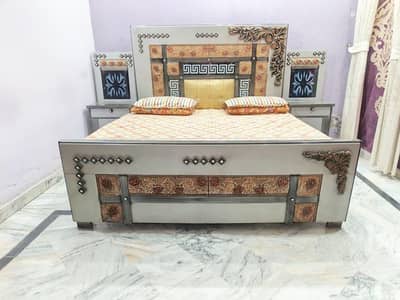 Elegant King Size Wooden Bed Set with Integrated Side Tables