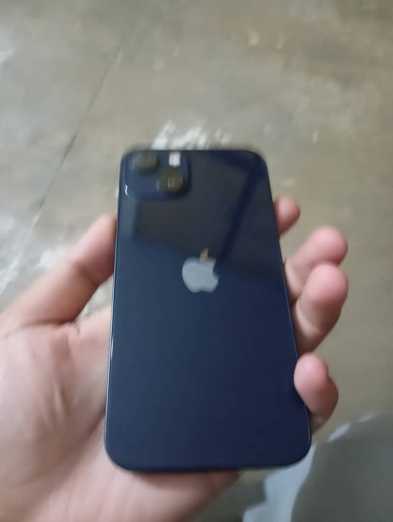 Apple iPhone 13 2