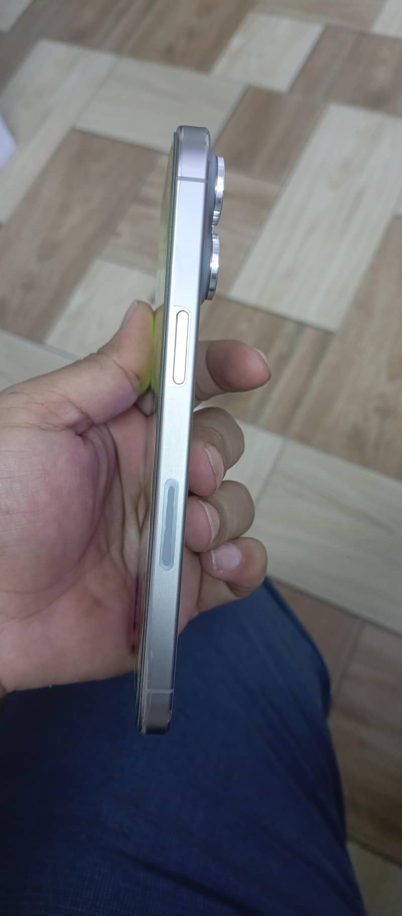 Apple iPhone 15 Pro Max 2