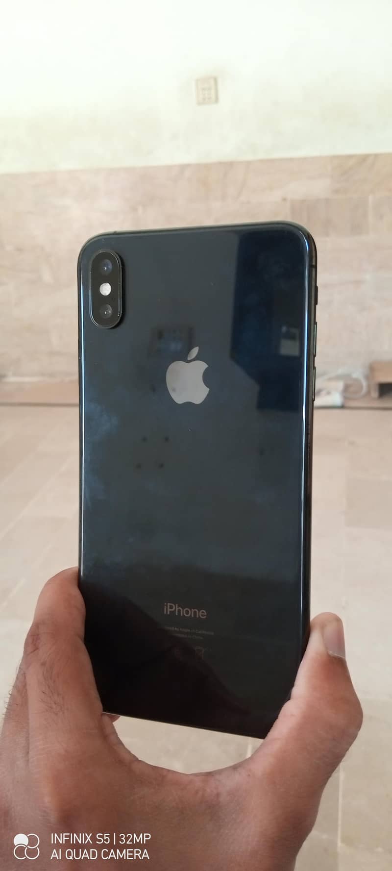 Apple iPhone XS Max 3