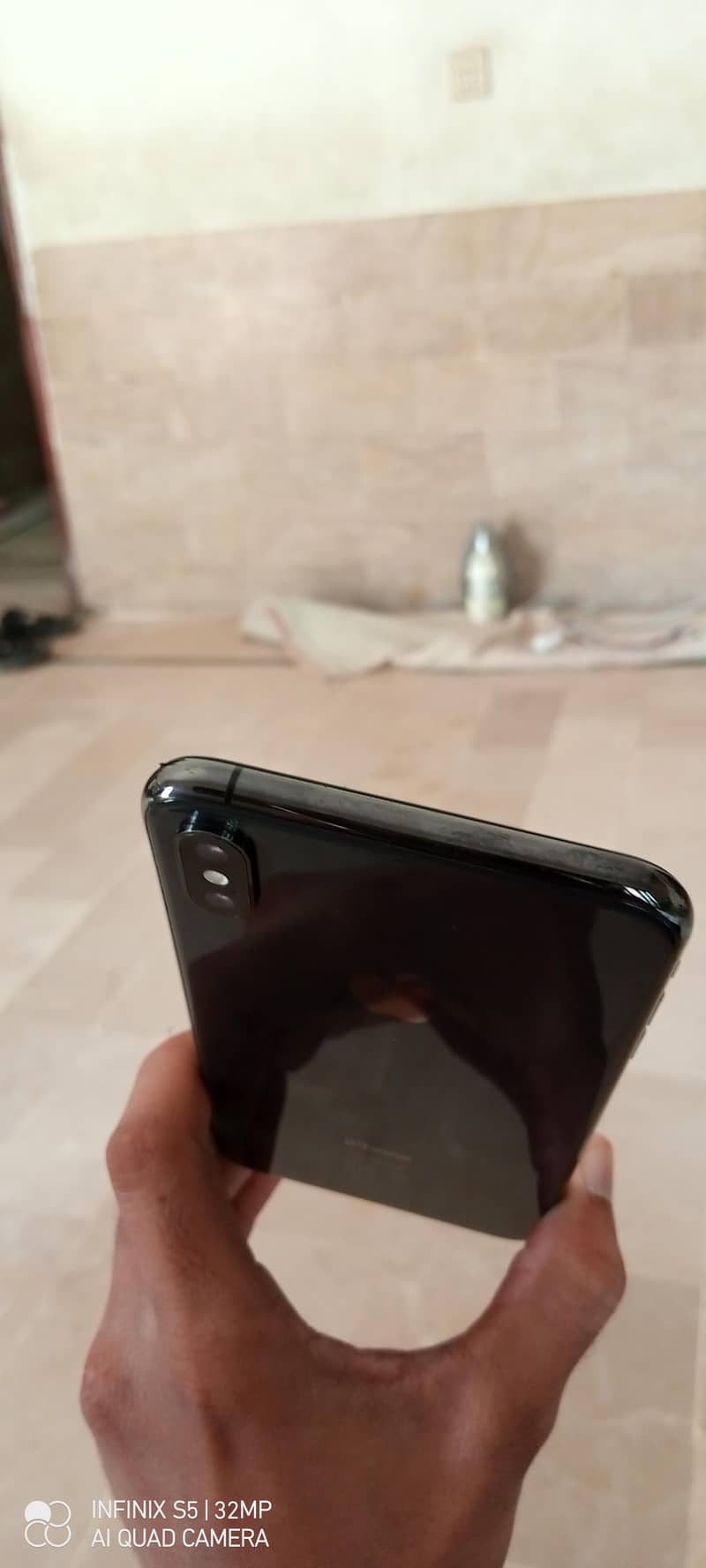 Apple iPhone XS Max 4