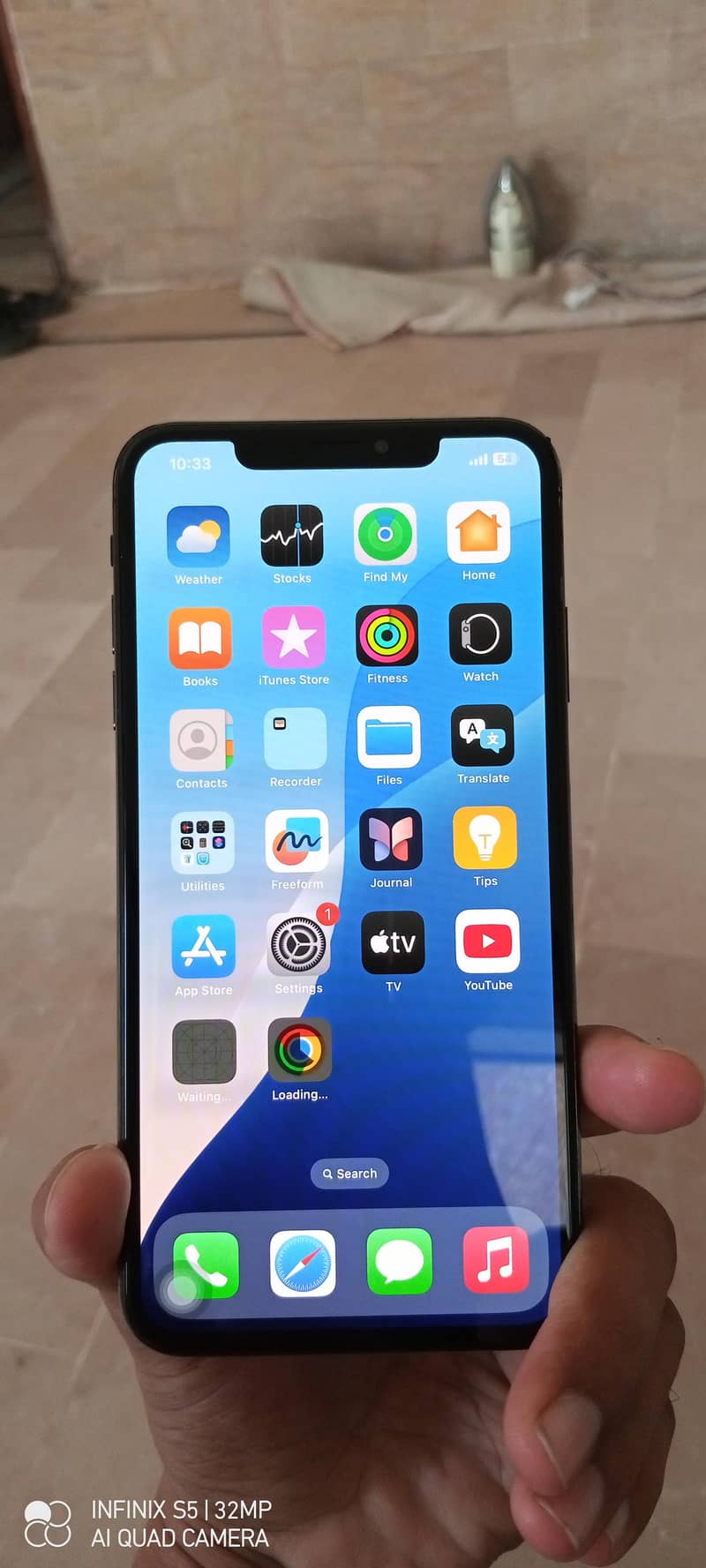 Apple iPhone XS Max 5