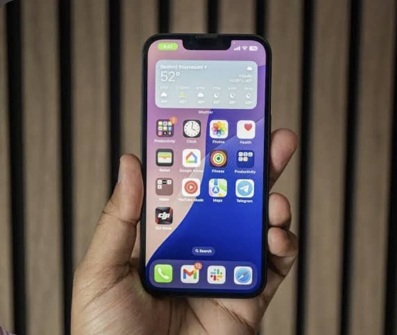 Apple iPhone 16e 2