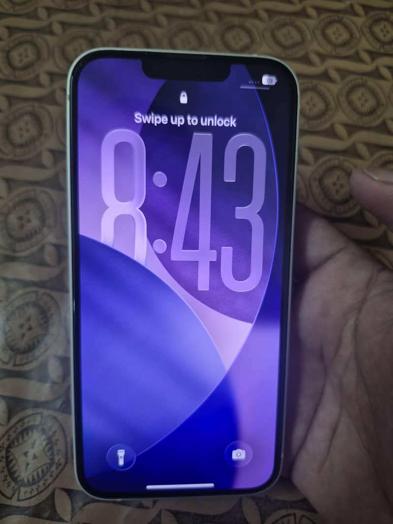 Apple iPhone 13 4