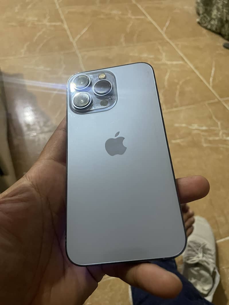 Apple iPhone 13 Pro 4