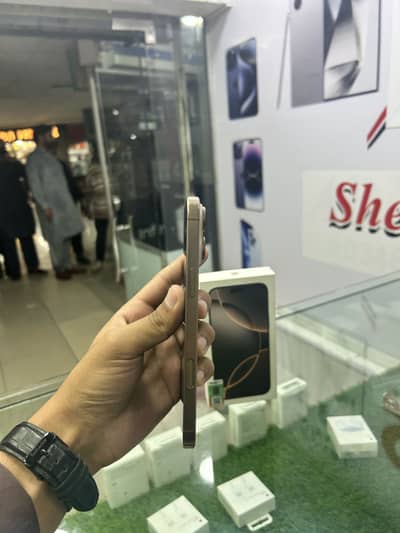 Apple iPhone 16 Pro Max