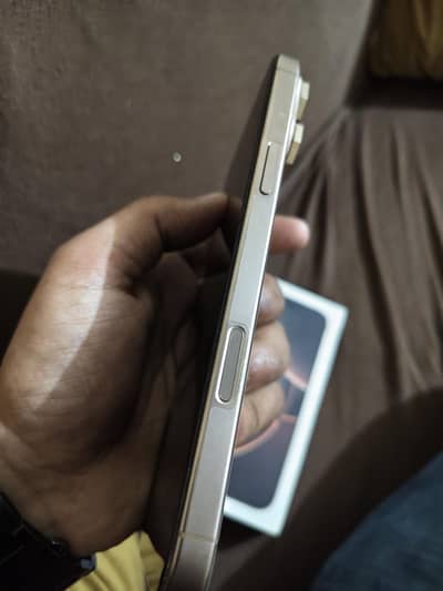 Apple iPhone 16 Pro Max